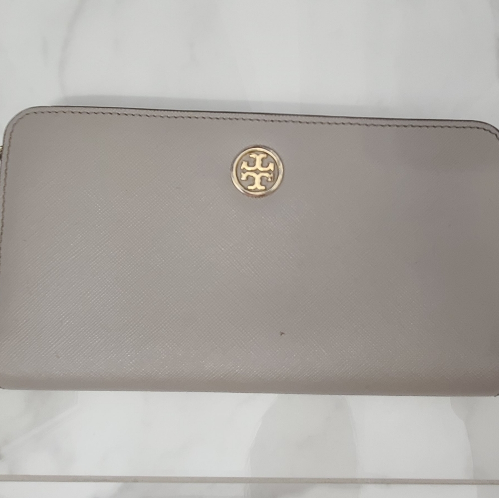 Tory Burch Robinson Wallet